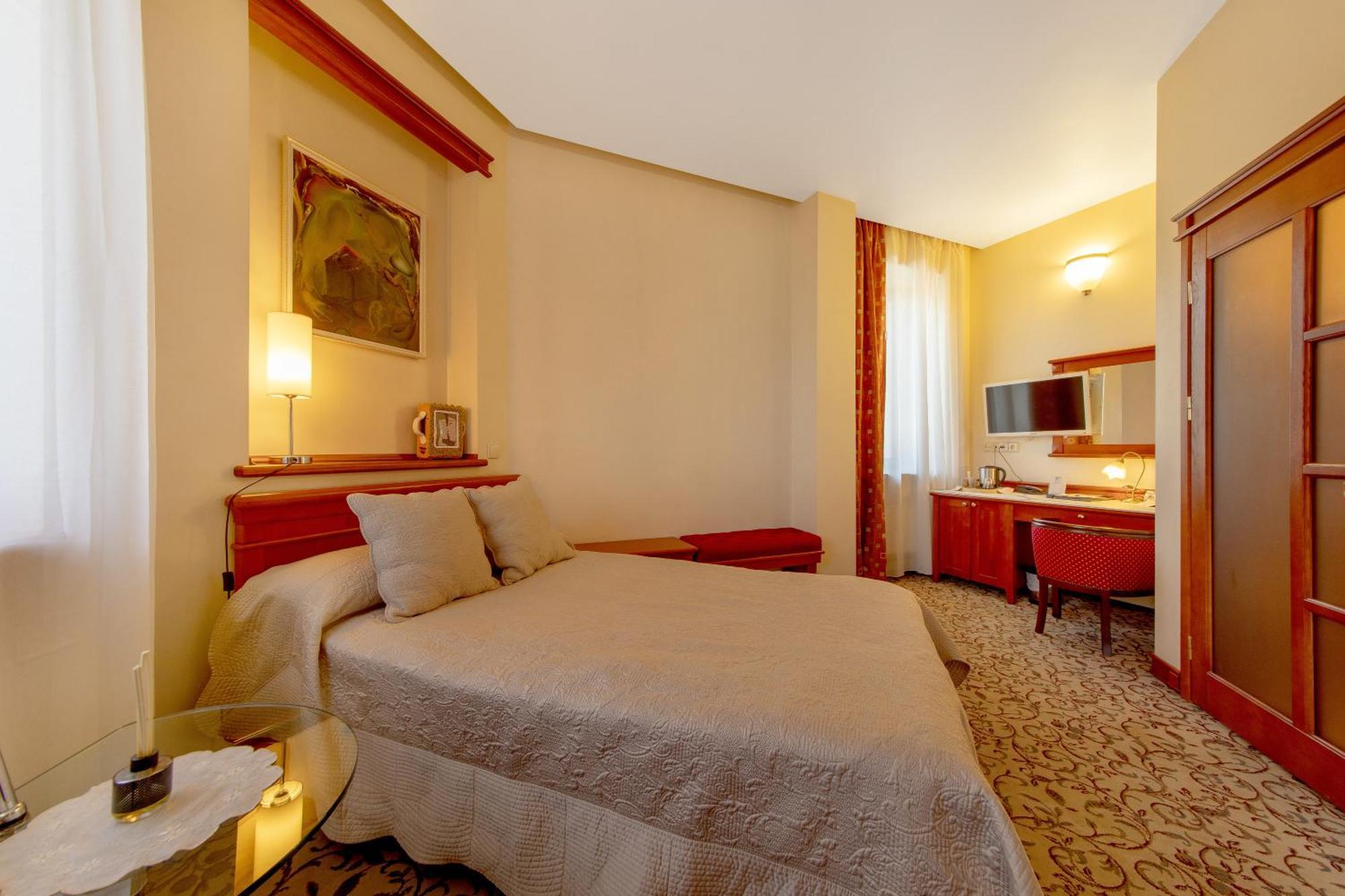 Pazaislis Park Hotel Kaunas Dış mekan fotoğraf